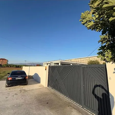 Villa Stunning Near Tirana Airport And Citypark *